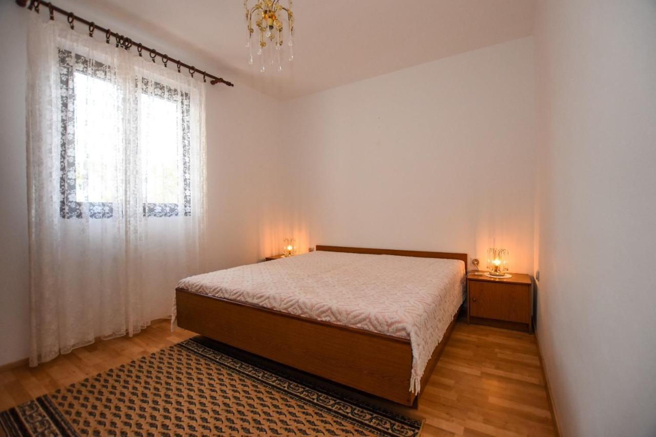 Apartments Luce - Family Friendly & Parking Pag Town Exterior photo
